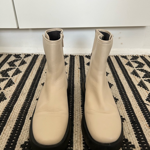 Franco Sarto off white motorcycle ankle boots - Picture 2 of 8